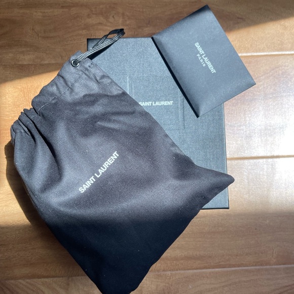 🚫SOLD🚫YSL SAINT LAURENT BABY LOU CHERRY CROSSBODY COIN PURSE - Picture 5 of 5